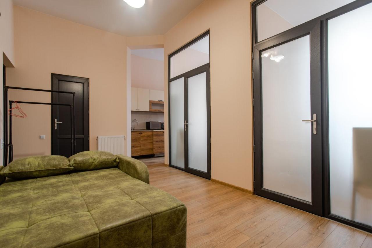 Mardzhanov Apartments, Block 120
