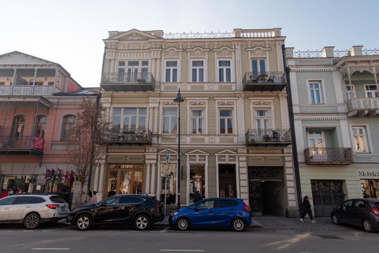 Apartment Mardzhanov Apartments, Block 120 *