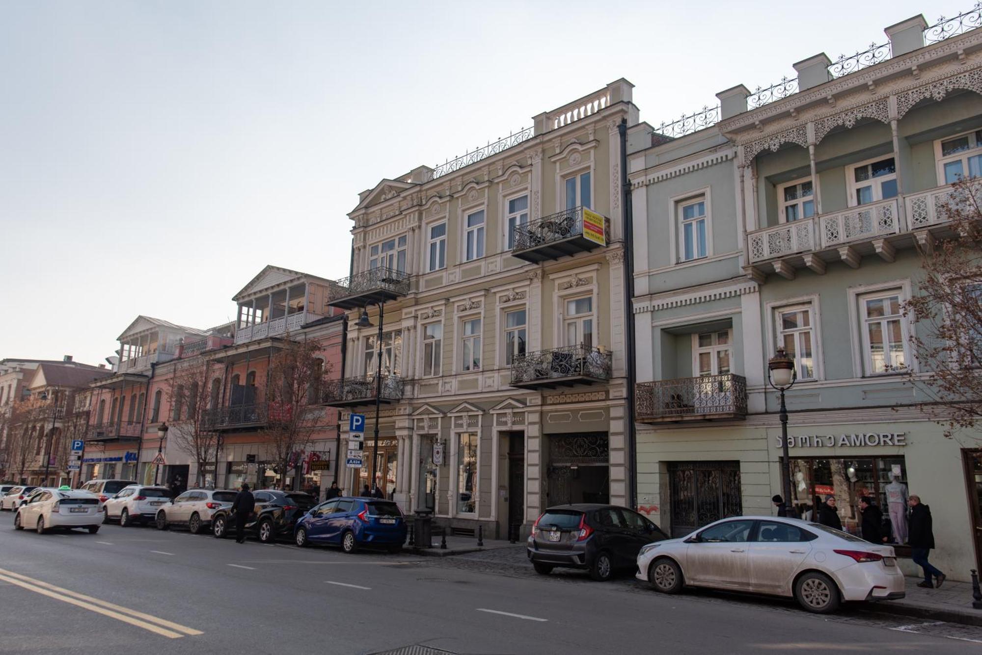 Mardzhanov Apartments, Block 120 *